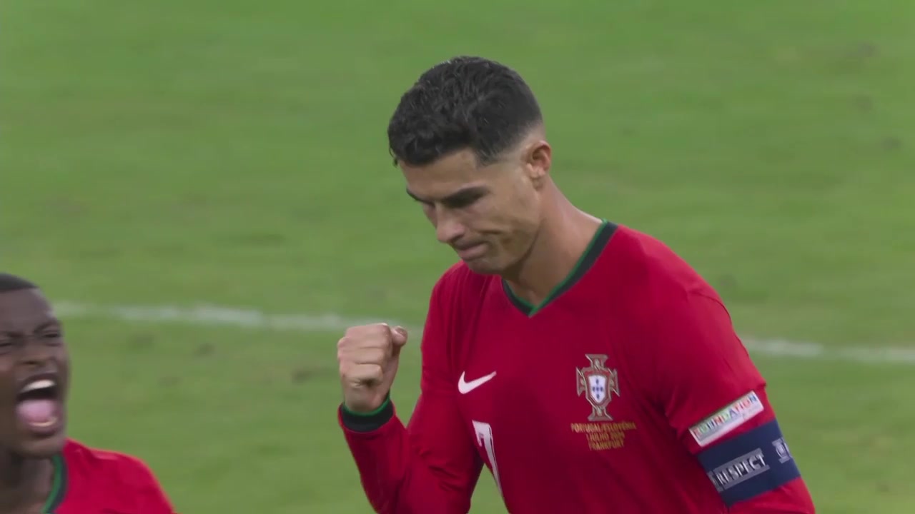 点球大战胜负瞬间！葡萄牙球员疯狂庆祝！斯洛文尼亚神情忧伤！